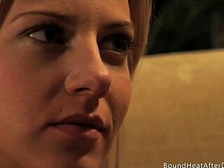 順從女同志奴跪舔女主人屄受辱