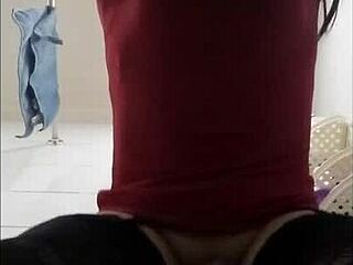 Linda, that Colombian ladyboy in red dress, shoving dildo deep into her ass – what a sexy sight!