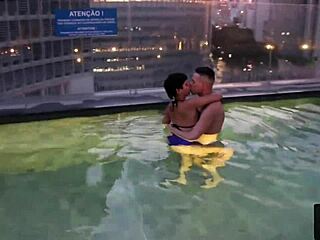 Transando com a namorada depois da piscina - Victor Hugo e Cel Baez
