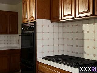 Phoenix Marie licks Capri Cavanni's wet pussy