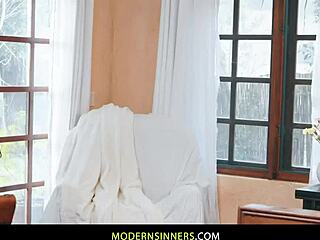 indica monroe BREAKS INTO kendra james's HOUSE for LESBIAN TWAT with 69, rimming, and tribbing