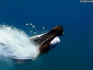 Tenerife Babe Swims Naked Underwater