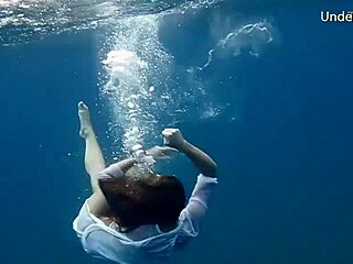 Tenerife Babe Swims Naked Underwater