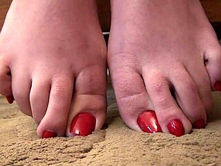 hey, wanna see milf's red toes drive me wild tonight?