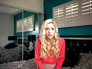 i'm stuck at home teasin my shaved pussy on webcam wit my petite lesbian frend, gettin all wet n cumming hard