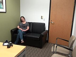 In the casting interview, amathest rose demonstrates her main skills and charms