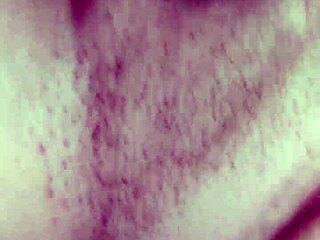 mi mujer golosa, le robe su celular y me lleve una sorpresa picante