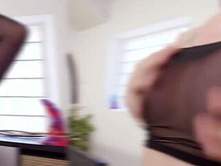 valentina rosselli caught in rough group cum swallowing