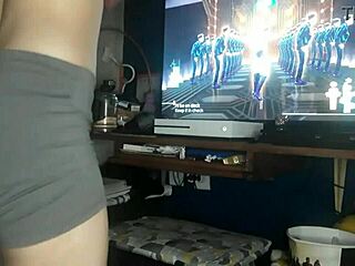 perfect body teen 18+ cosplayin’ on just dance... damn hot!