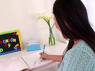 London Keyes Feels Intense Pleasure From Huge Cock Pov Blowjob And Cum Facial