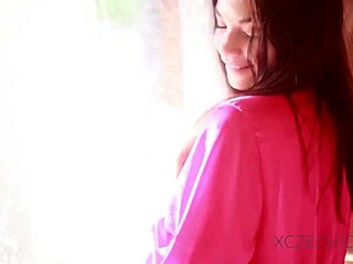 amazing czech girl nici dee shows pussy