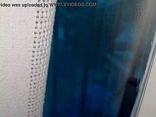 偷拍绿帽邻居看老婆被小区巨屌狂捅 - 金牛德奥罗