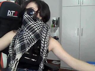 Carolzinhas Dancing And Sensualizing So Provocatively!