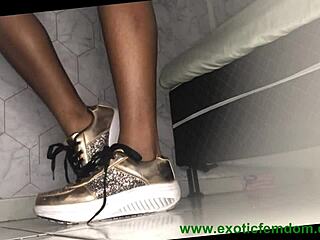 Ebony pearl estrella fetish webcam latina smoking shoes black feet teasing teen