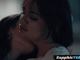 sensual lesbian babes pussylicking and fingering each other 😍