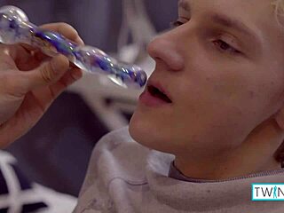 尼科洛根亲密互干