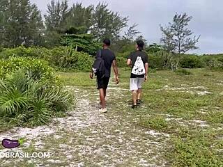 嫩哥们能在林子里扛住硬核黑白大战吗？