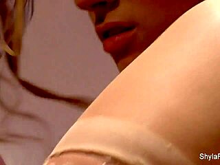 希拉·斯泰尔斯泰勒·维克森激情女同缠绵