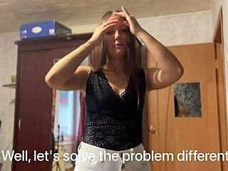 Beautiful Bitch Cheats with Delivery Man for Pizza!