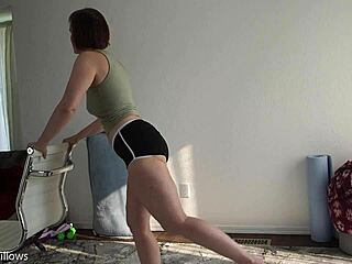 Shaved cunt and stretching with Aurora Willows