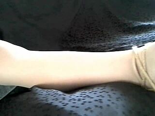 Open pussy filled with hot wax, submit now!