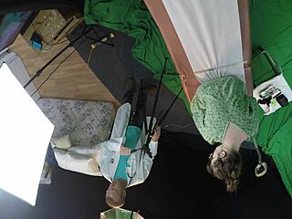 gigi breeze in detailed gyno exam session