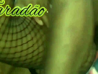 Safada Gemendo E Pedindo Porra No Rabo