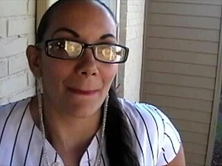 queen beautiful takes jimmy's big cock deep inside