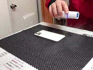 Coating the Smartphone in Japanese Style