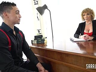 丰满熟女Sara Jay品尝Xavier Aries的浓厚精液