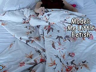 Stepsister masturbates pussy in morning