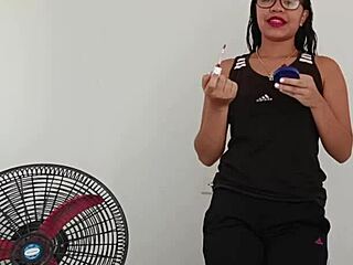 noche de halloween entre amigos y conocidos - mi amiga del la universidad estudiosa fue a mi casa aprender las materias de sexo en hd - porno en espanol