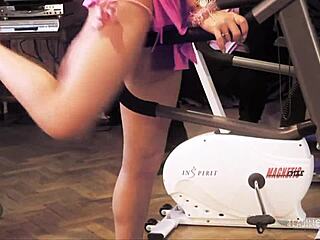 Blonde hottie enjoys oral and vaginal pleasure