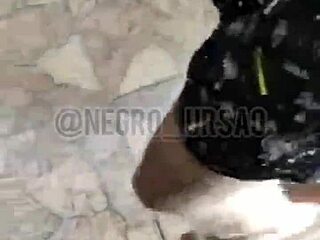 orgia com 3 moleques hetero completo no red