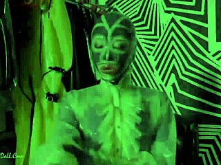 Want to see latex fetish play?