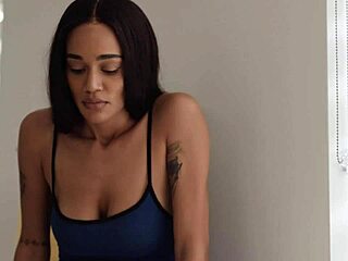 hot lesbians scarlett sage and julie kay in bathtub