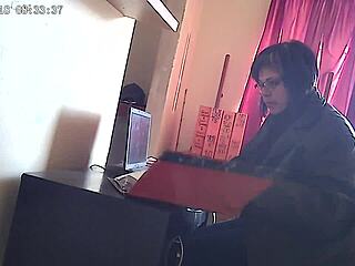 I As Secretary Suck Boss's Cock On Cctv