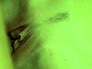 Hot Seductress Enjoys Deep Twat Insertion Wildly