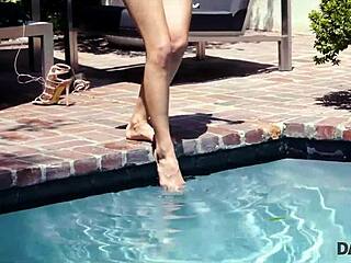 this great chick decides to make love to a seasoned mature man