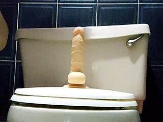 Moroccan woman enjoys big dick