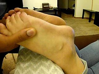 Jens' unkempt toes in a shaggy feet video