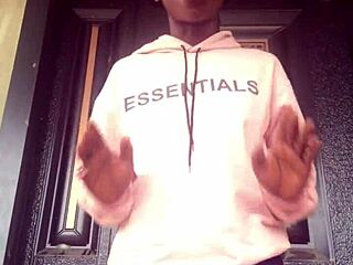 Crazybitch Shares Her Sexy Advice Passionately