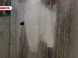 jogador de futebol comeu um safado que gosta de usar calcinha, assista completo no red