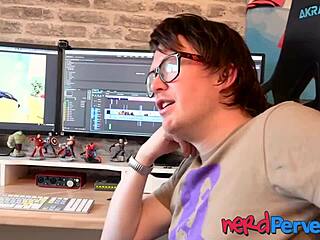 Nerdy Dude Tricks Babe Into Sucking