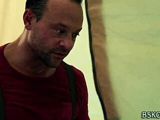 Karla Kush fingers a hot babe, wanna see the action?