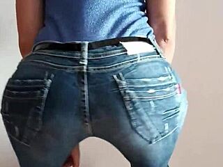 Check my horny ass in tight jeans and naked leggings!