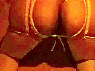 jugando solita con mi dildo de 22cm