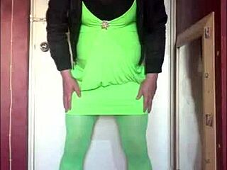 Shy Crossdressing Solo Juice Squeezing