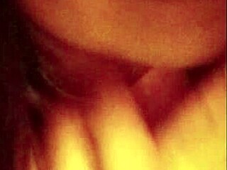 jugando solita con mi dildo de 22cm