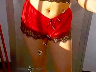 Outdoor Fingering Feels So Good